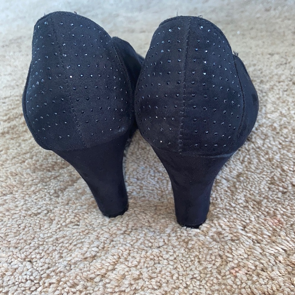 Pumps - Picture 4 of 4